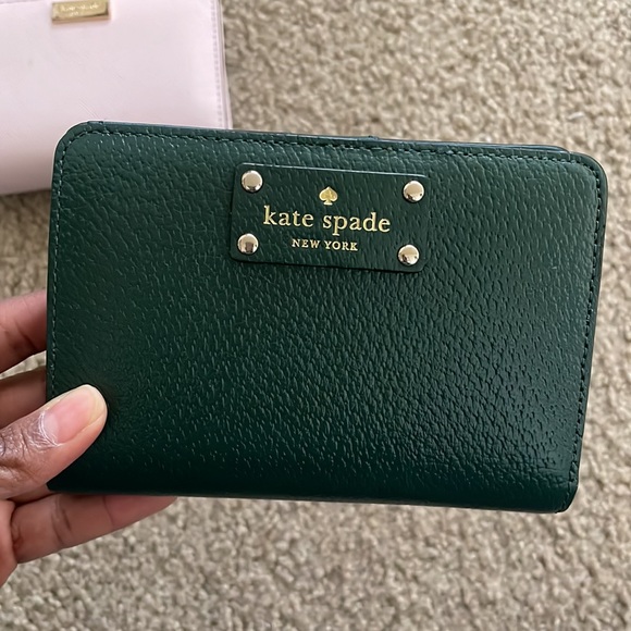 ***SOLD*** 2 Kate Spade wallets - Picture 2 of 8